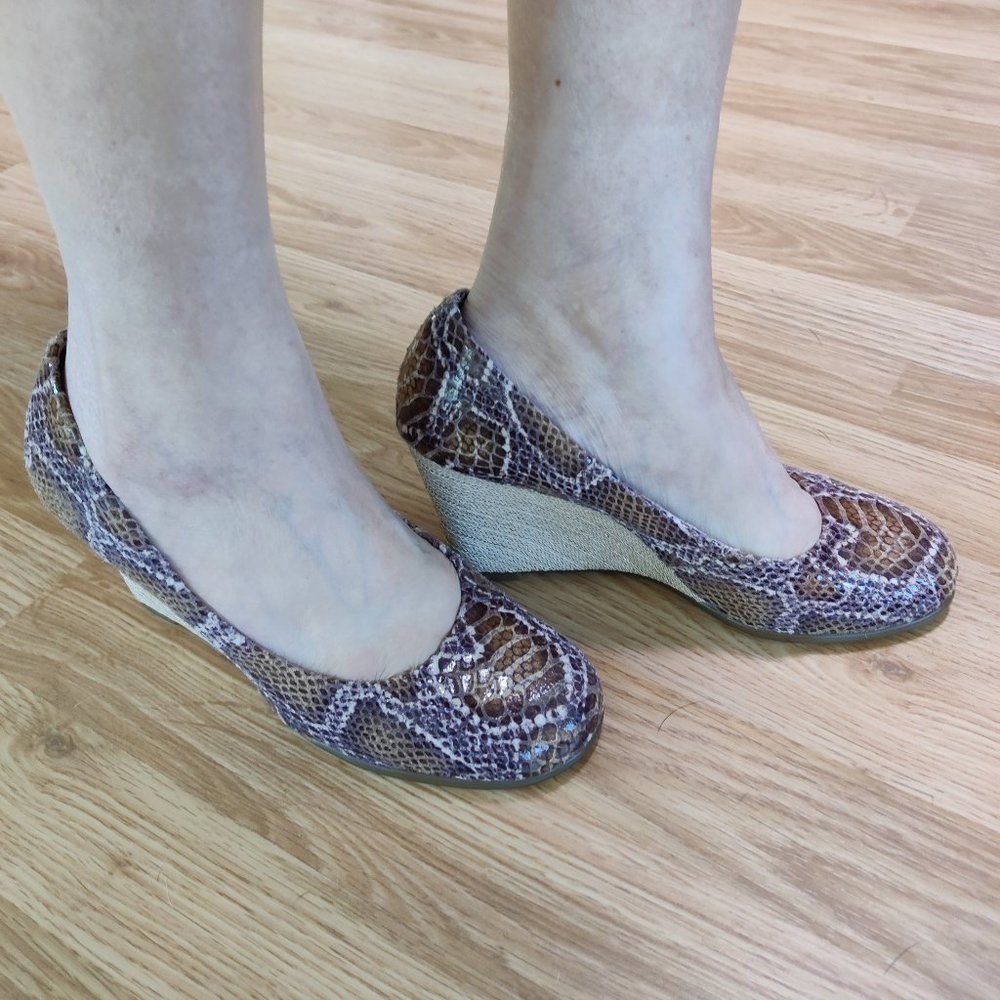 Aerosoles Snake Print Wedge Heels Round Toe Shoes SZ-7M